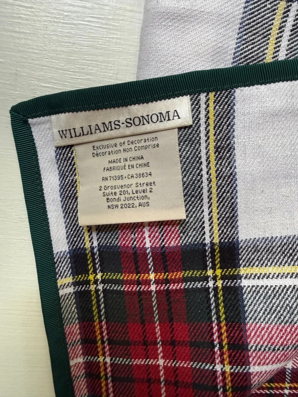 NWT Williams Sonoma STEWART TARTAN PLAID TABLE RUNNER 16 X 108” HOLIDAY